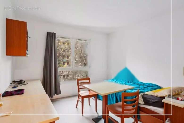 Appartement à PARIS-14E