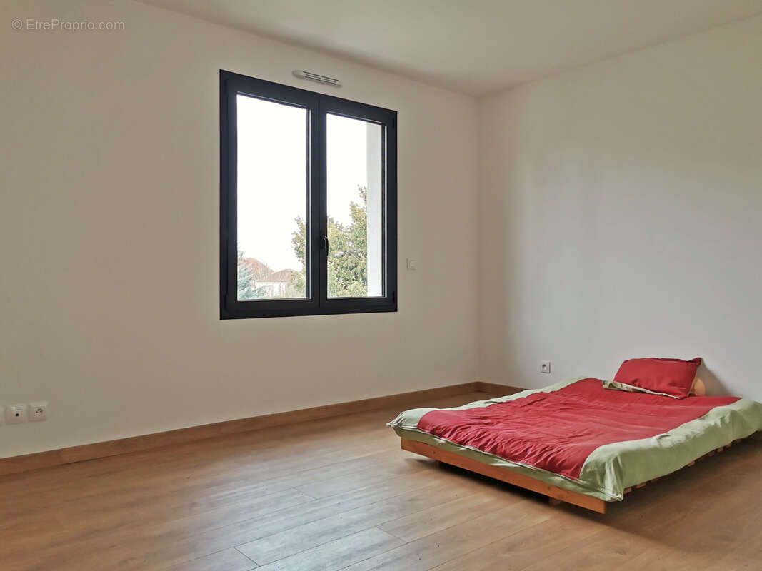 Maison à VILLECRESNES