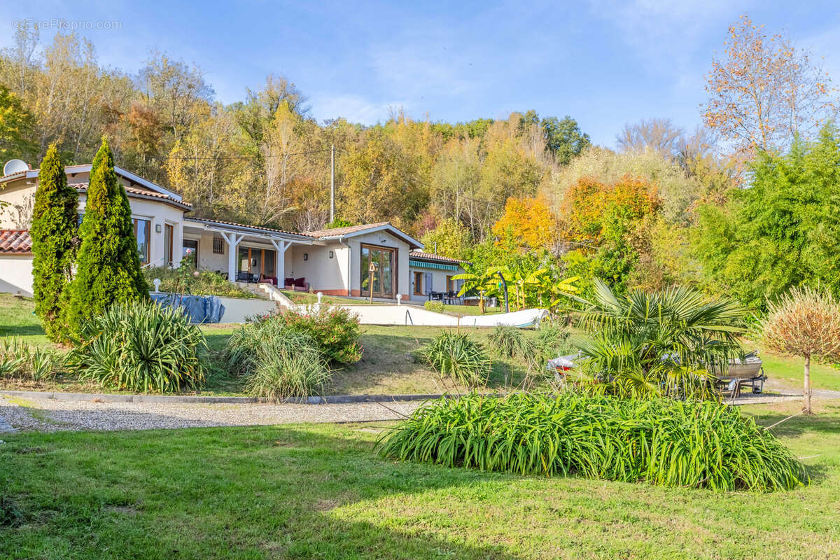 Maison à SAINT-SYLVESTRE-SUR-LOT