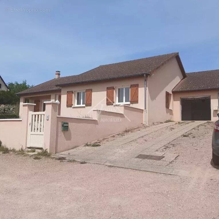 Maison à VARENNES-SUR-ALLIER