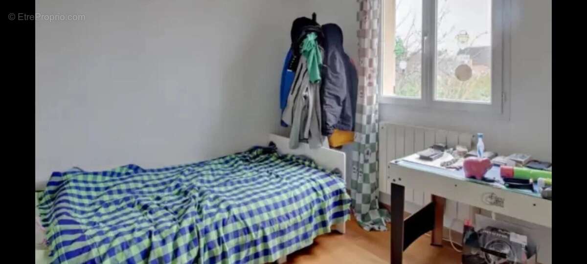 Maison à CHANTELOUP-LES-VIGNES