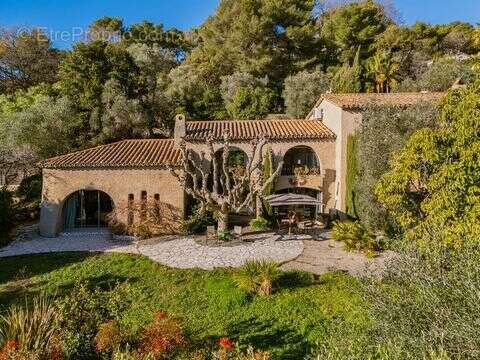 Maison à MOUGINS