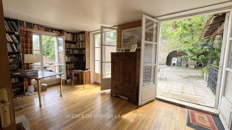 Maison à VILLE-D'AVRAY