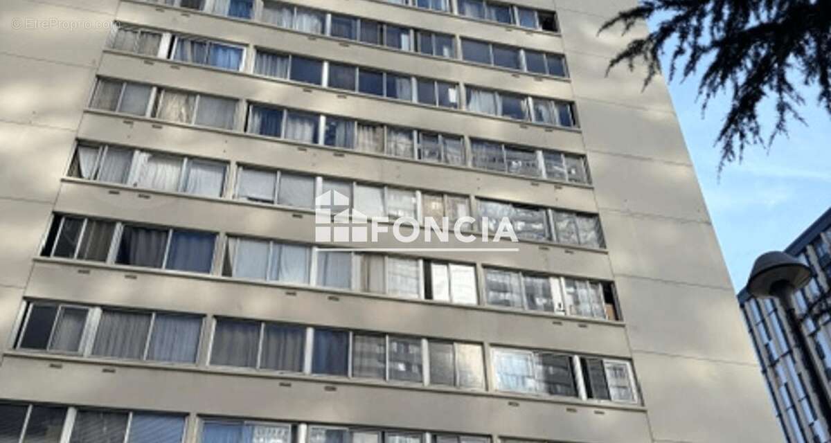 Porte de choisy - 2 pieces (43 m2) vue degagee - cave et parking - photo 13