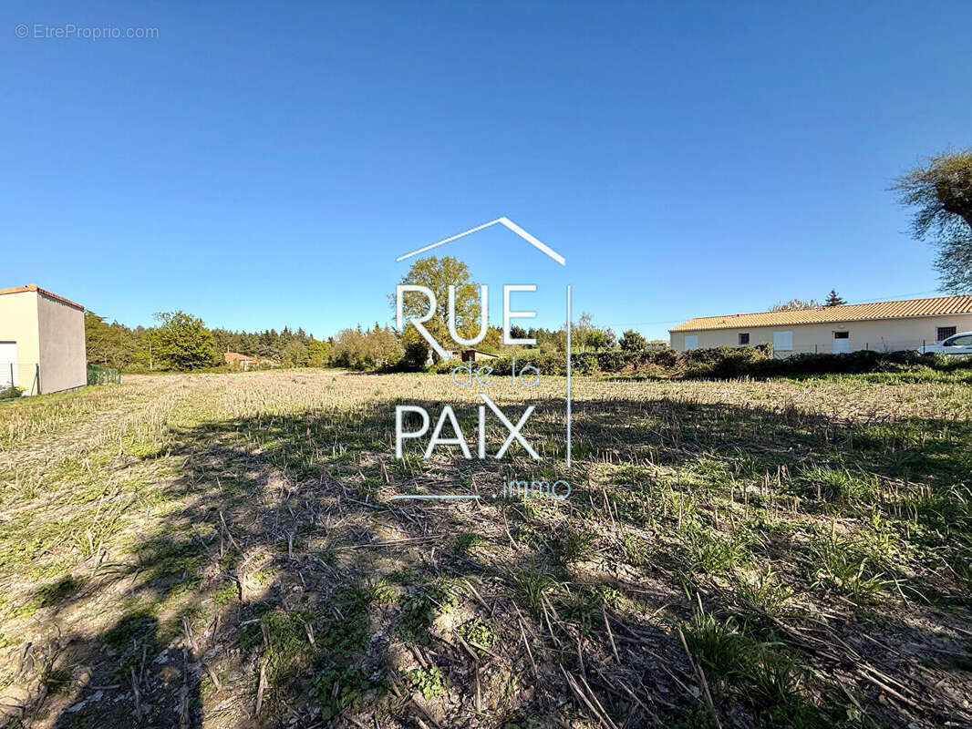 Terrain à PARTHENAY