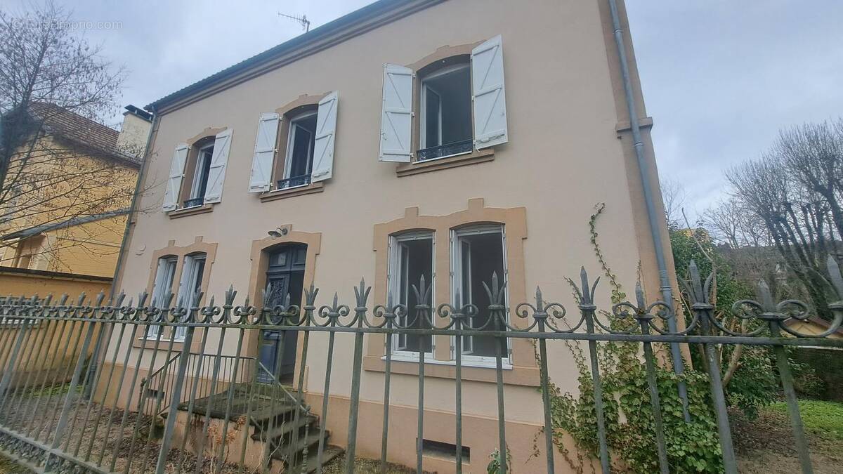 Maison à DECAZEVILLE