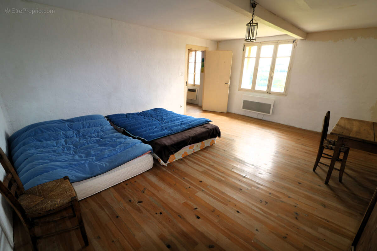 Maison à MONLEON-MAGNOAC