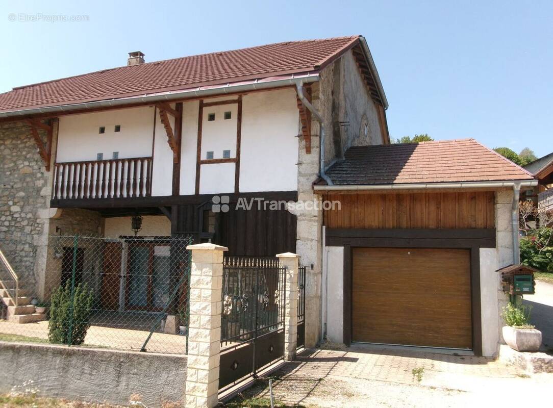 Maison 240 m² à Sutrieu  - photo 3