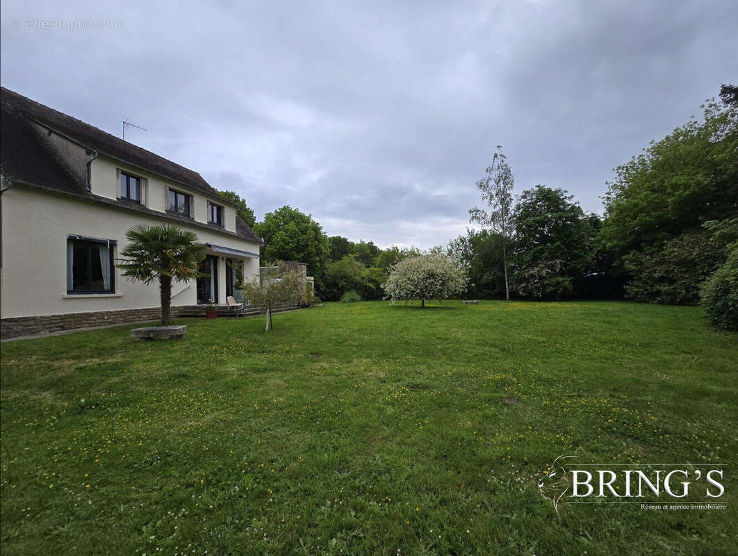 Maison à LE MENIL-BROUT