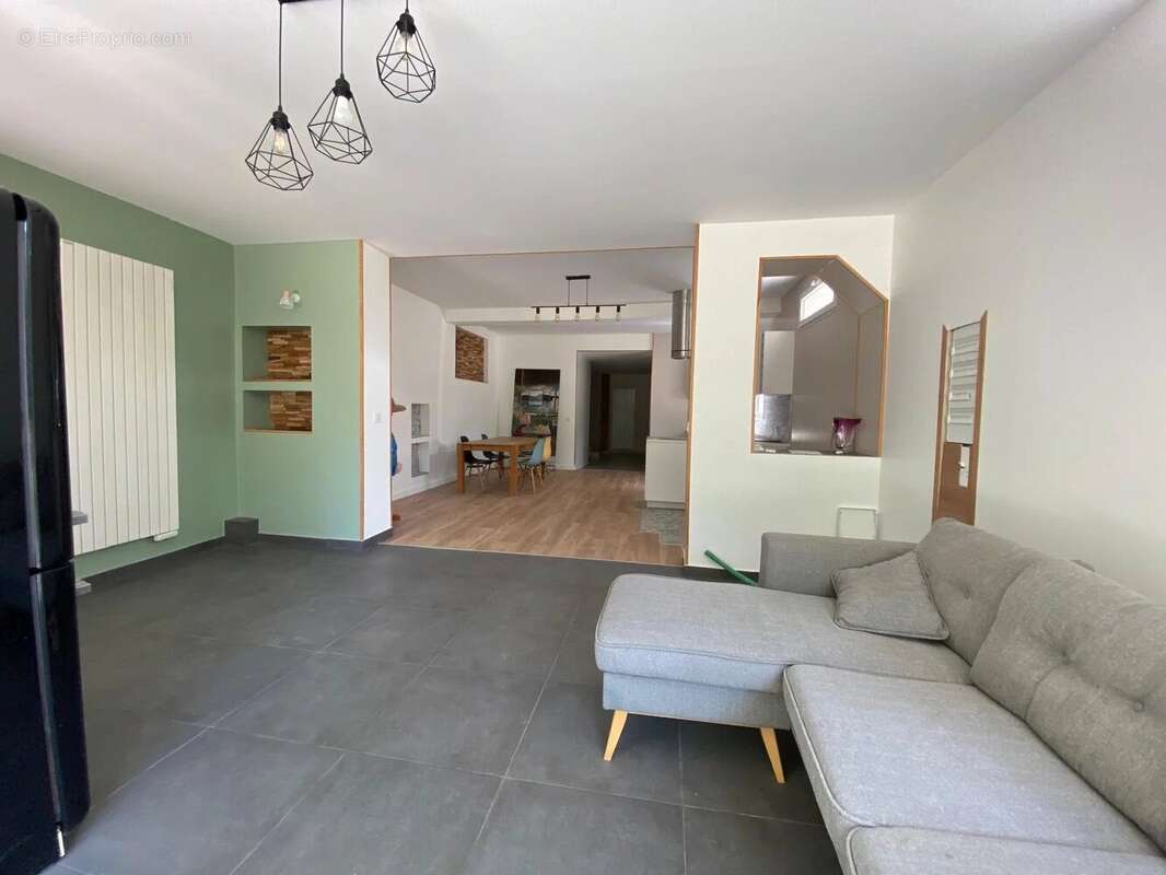 Maison à VEUREY-VOROIZE