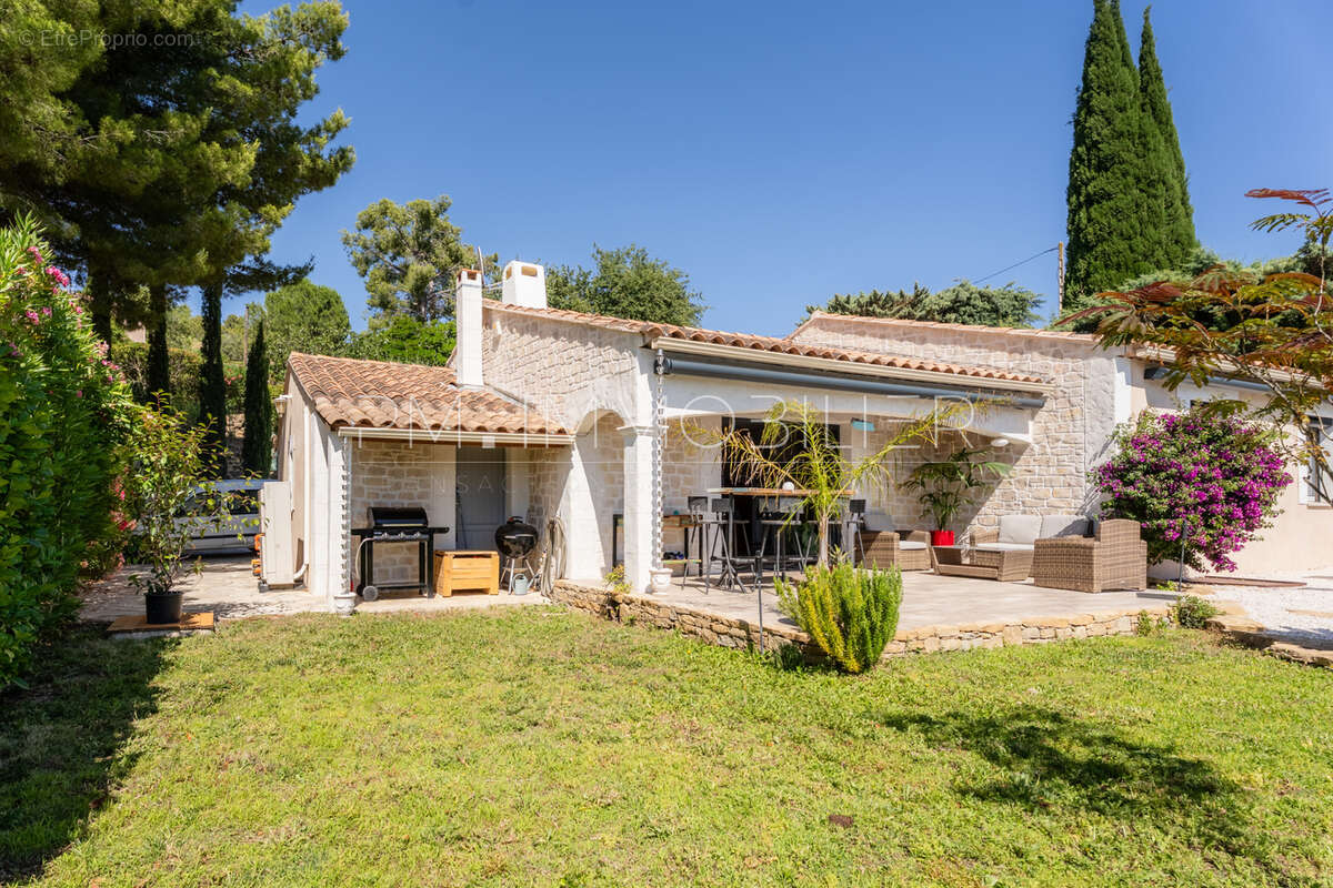 Maison à LE CASTELLET