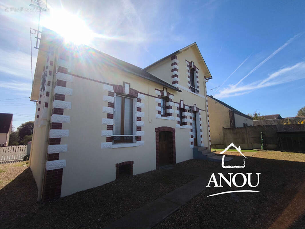 Maison à LA BAZOCHE-GOUET