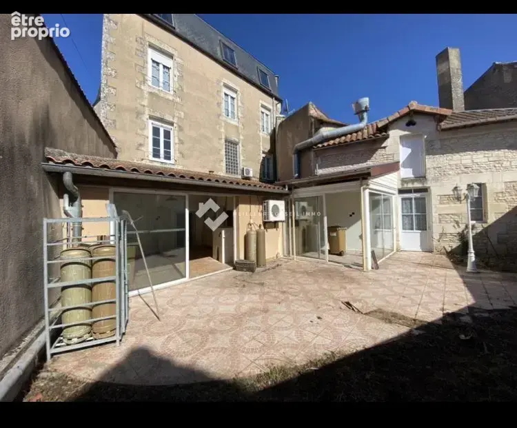 Appartement 375 m² à Neuville-De-Poitou  - photo 3