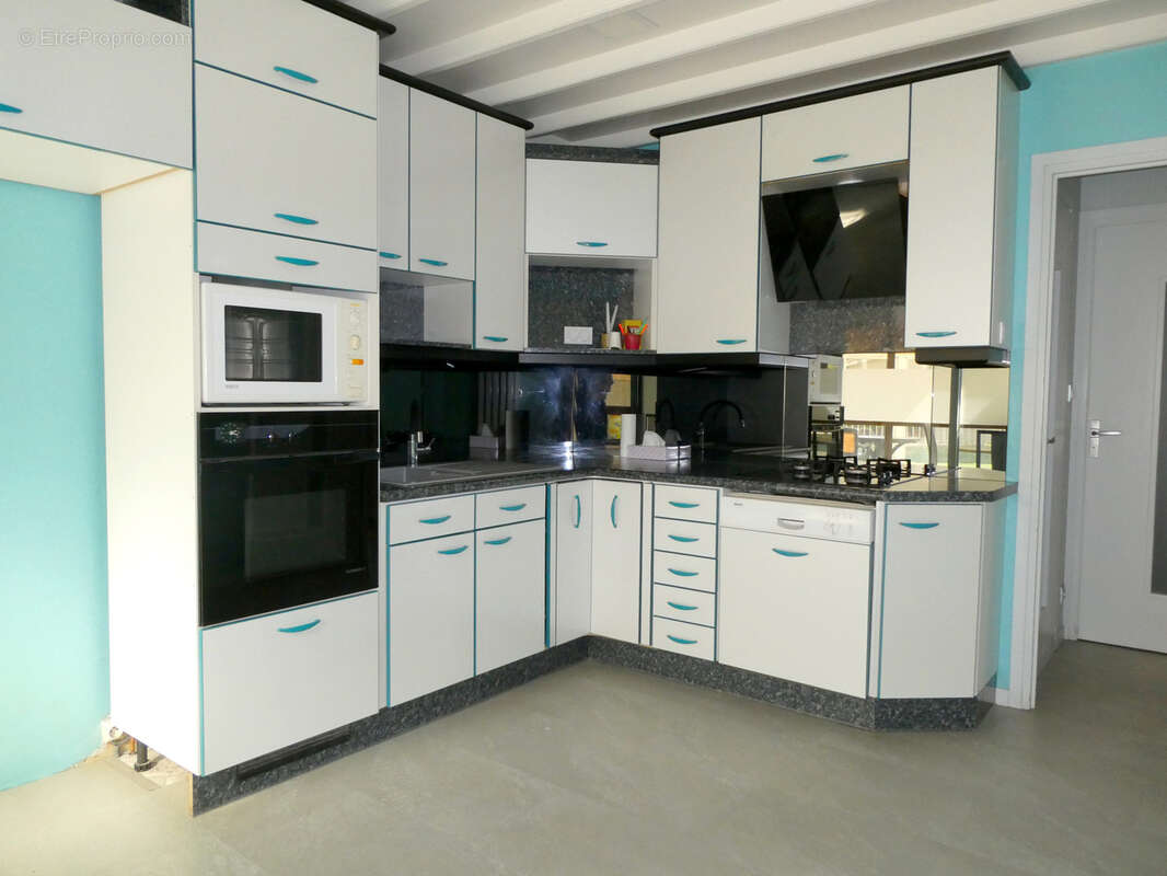 Maison à SAINT-LAURENT-DE-CHAMOUSSET