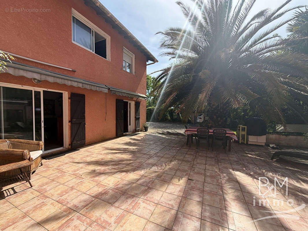 Maison à SAUBRIGUES