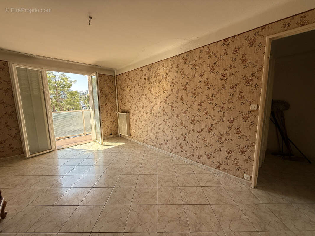 Appartement à MARSEILLE-9E