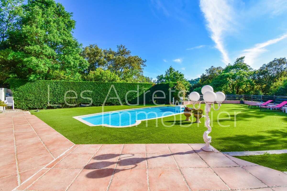 Maison à LES ADRETS-DE-L'ESTEREL