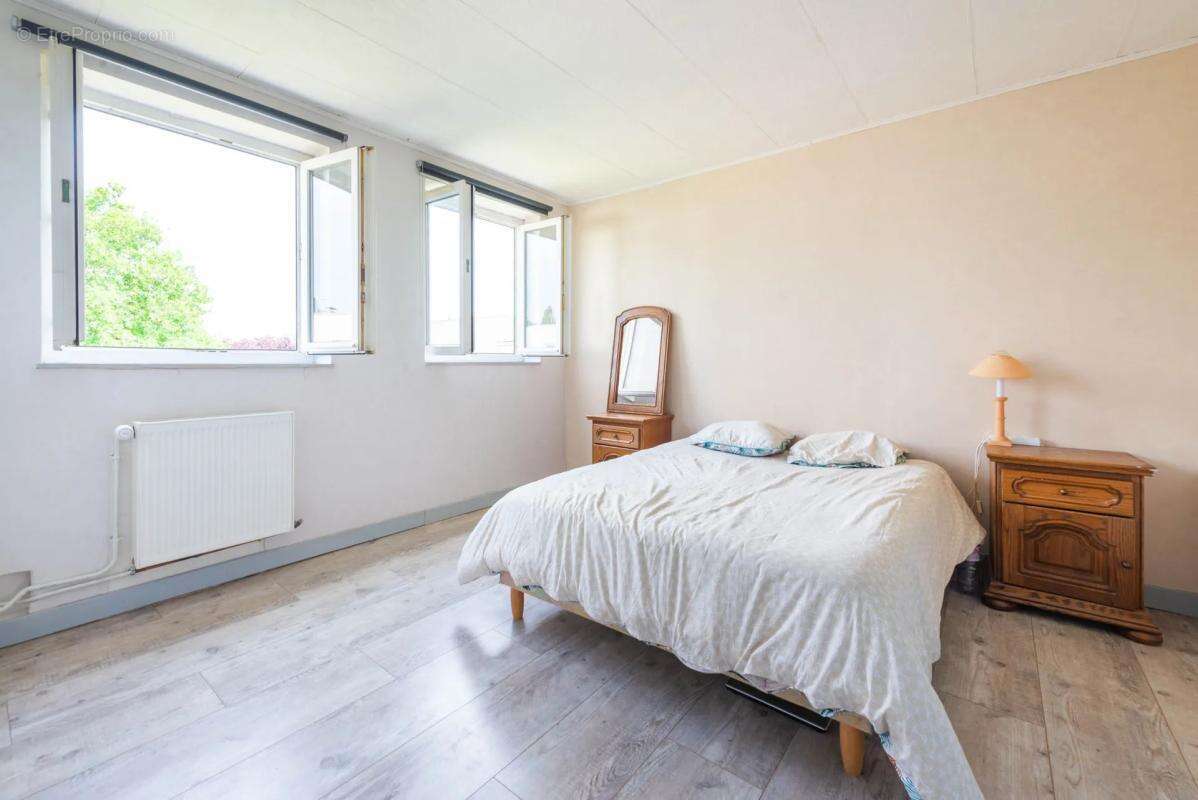 Maison de ville - 5 pièces de 101 m² à Coignières - photo 6