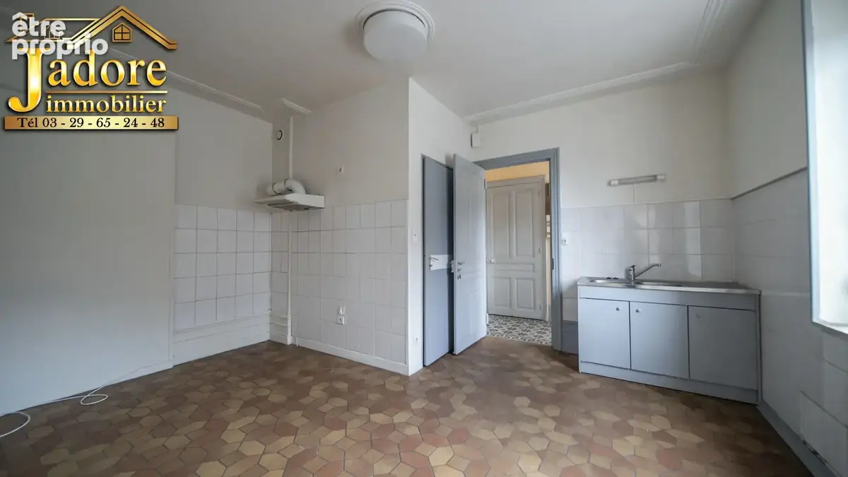 Immeuble+ maison + garage - photo 11
