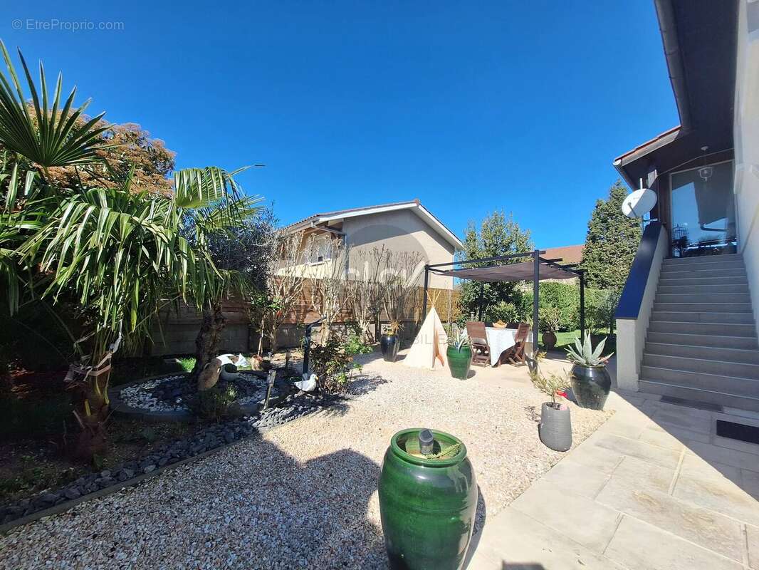 Maison à CHASSE-SUR-RHONE