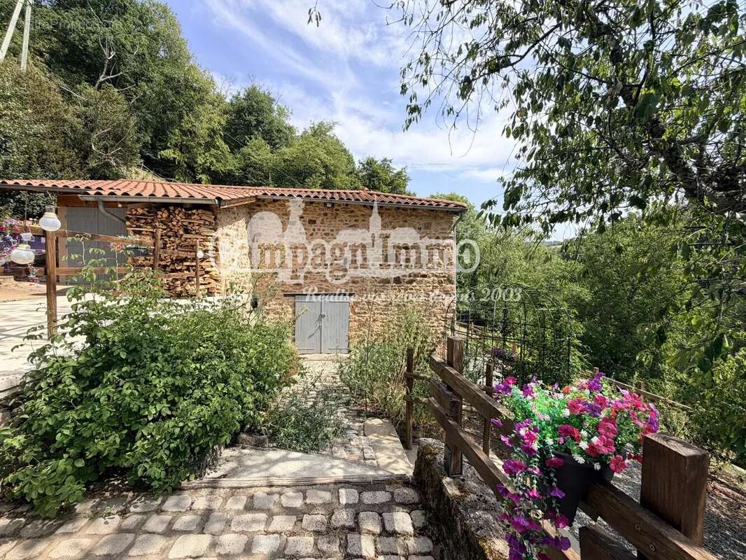 Magnifique maison en pierres avec dépendances - photo 3