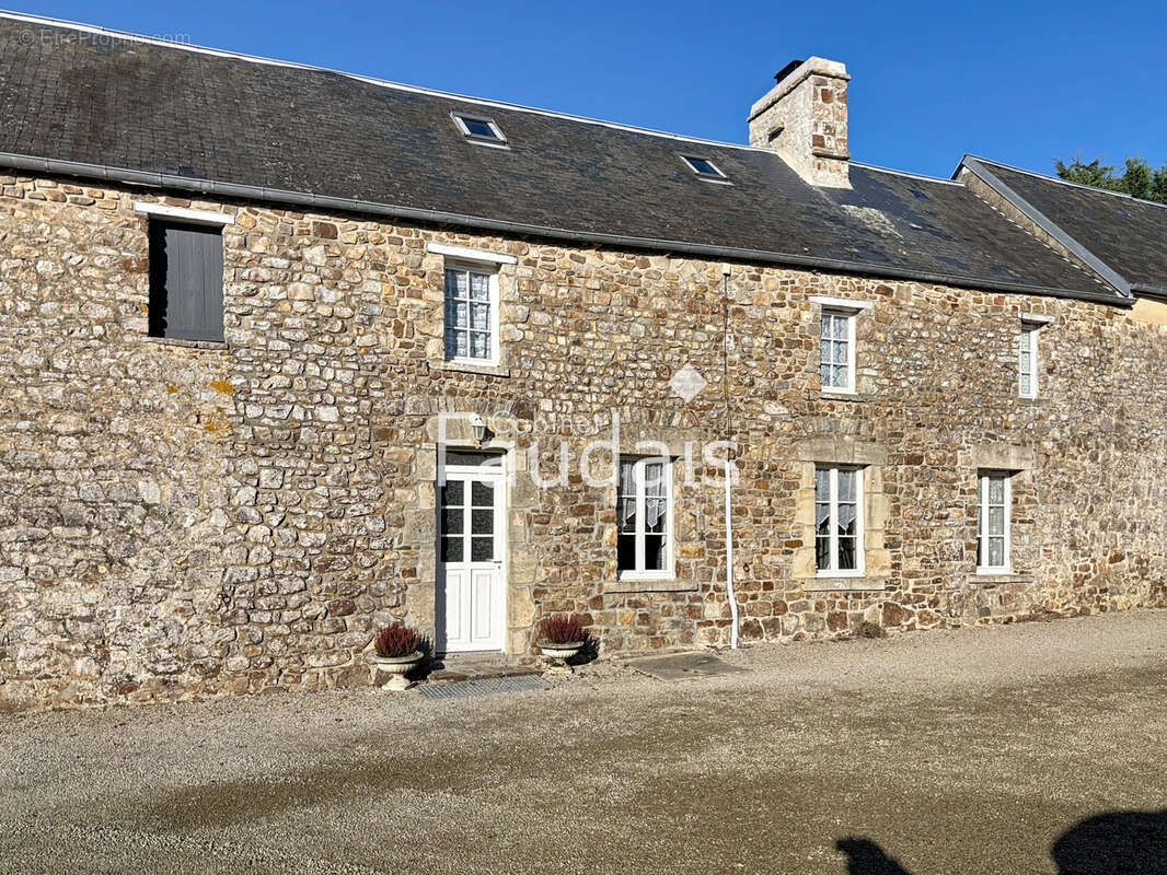 Maison à NEUFMESNIL