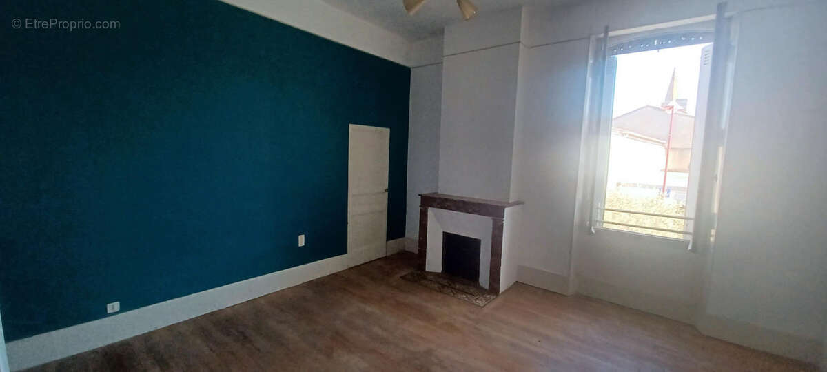 Maison à NEGREPELISSE