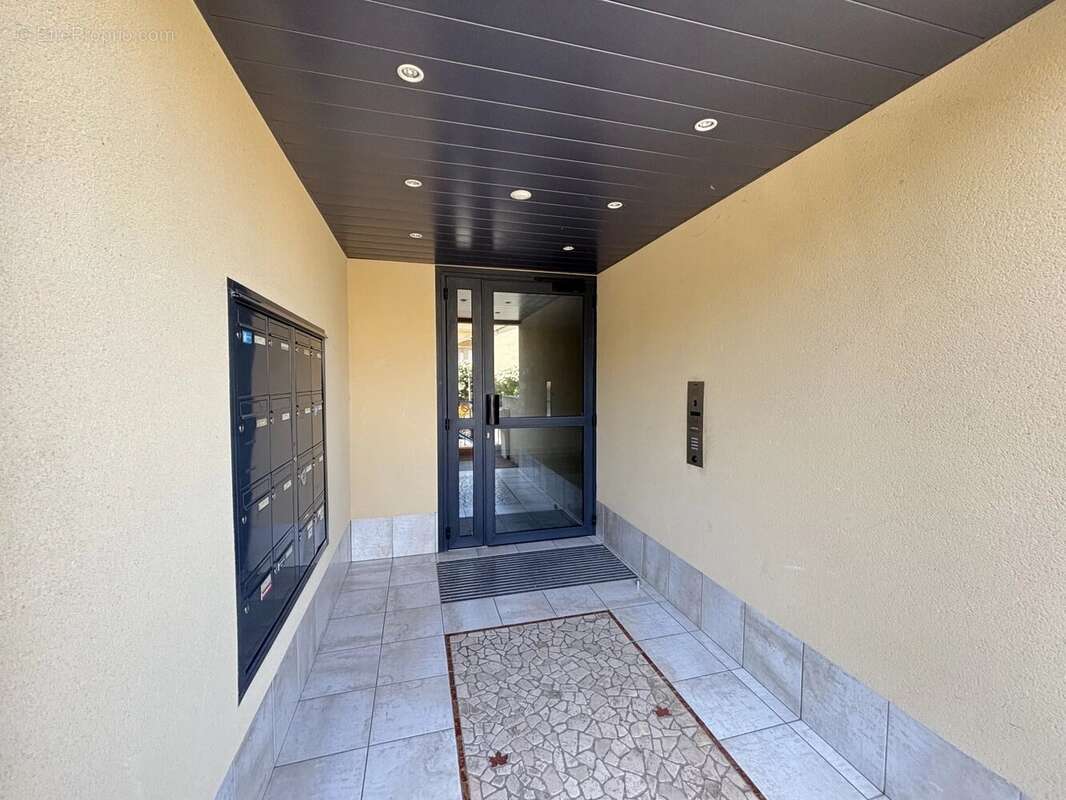 Appartement à HYERES