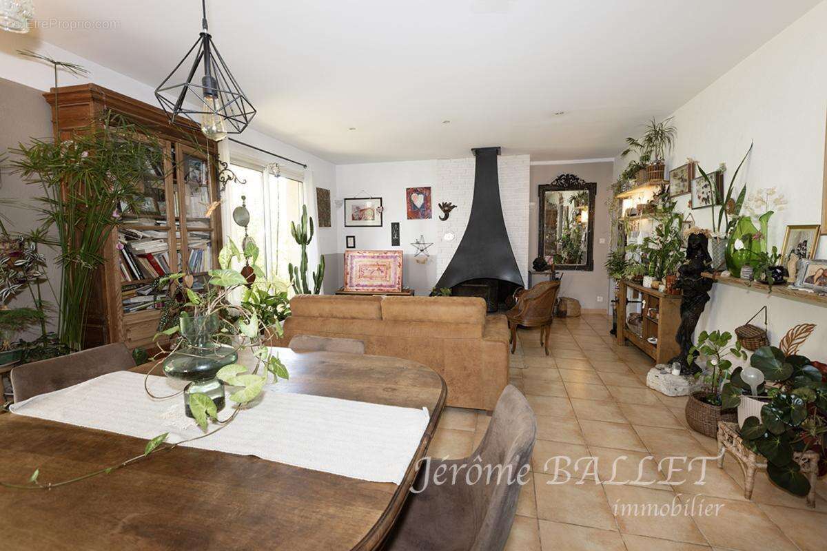 Maison 146 m² à Realmont  - photo 3