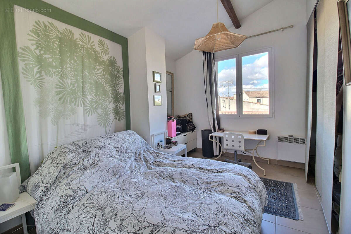 Appartement à MAUGUIO