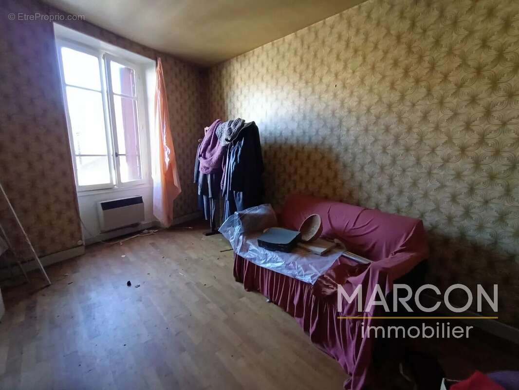 Maison à LAVAVEIX-LES-MINES