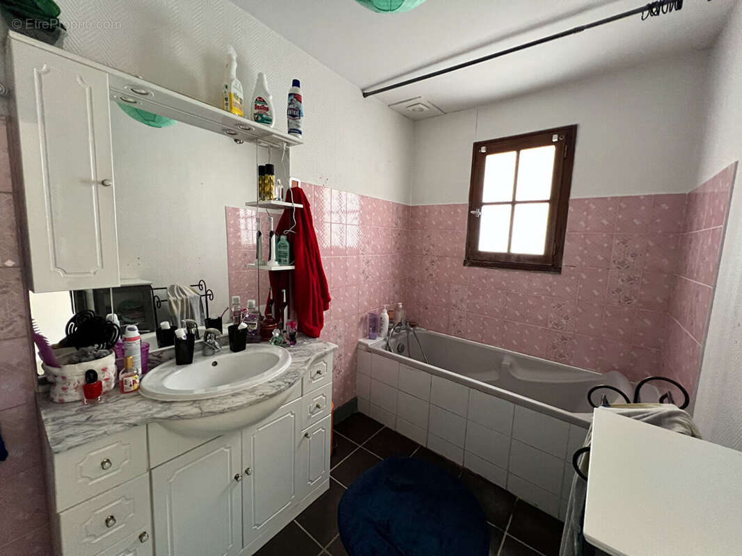 Appartement à RUELLE-SUR-TOUVRE