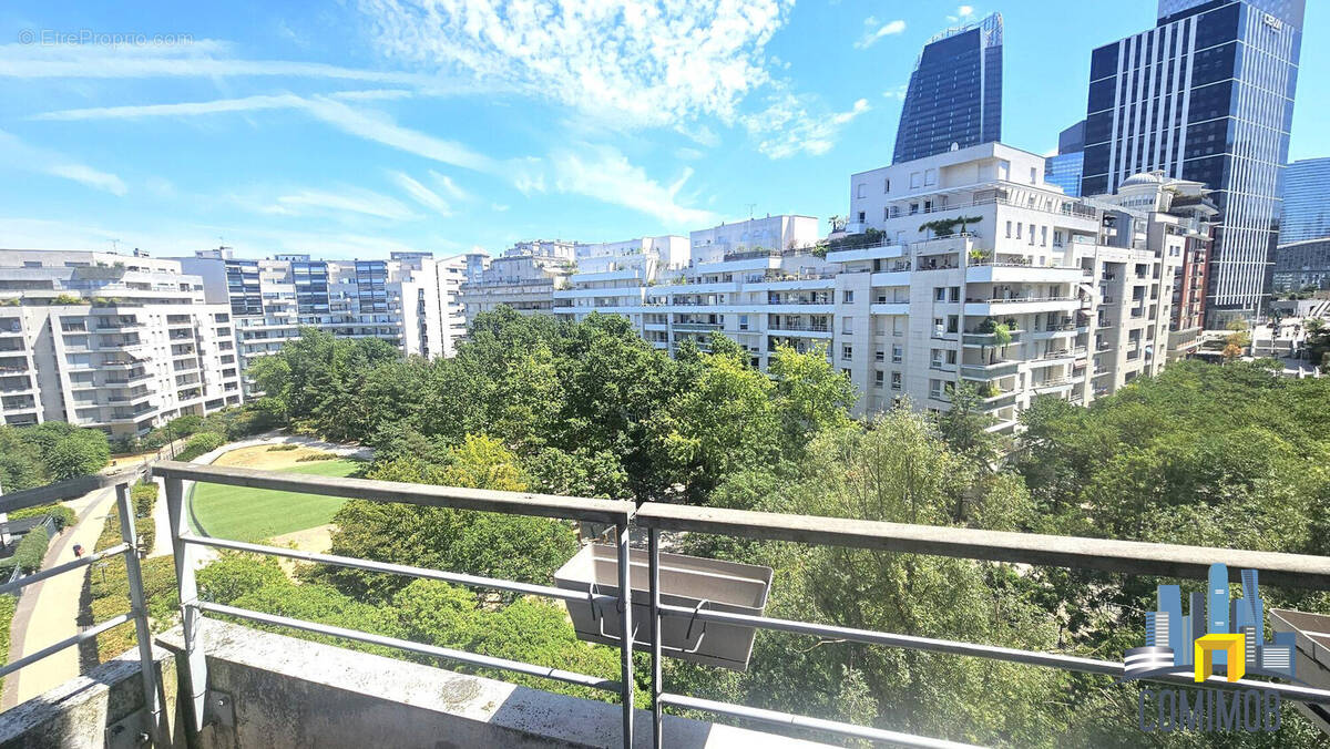 Appartement à COURBEVOIE