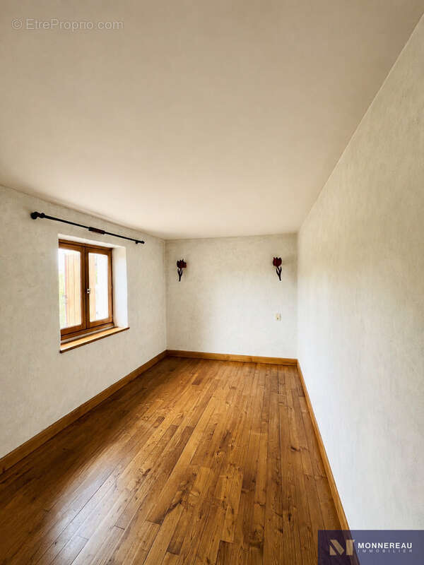 En bordure de touvre maison authentique - photo 14