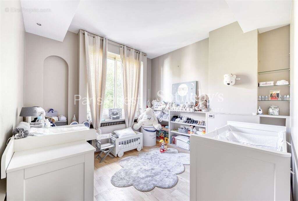 Maison à NEUILLY-SUR-SEINE