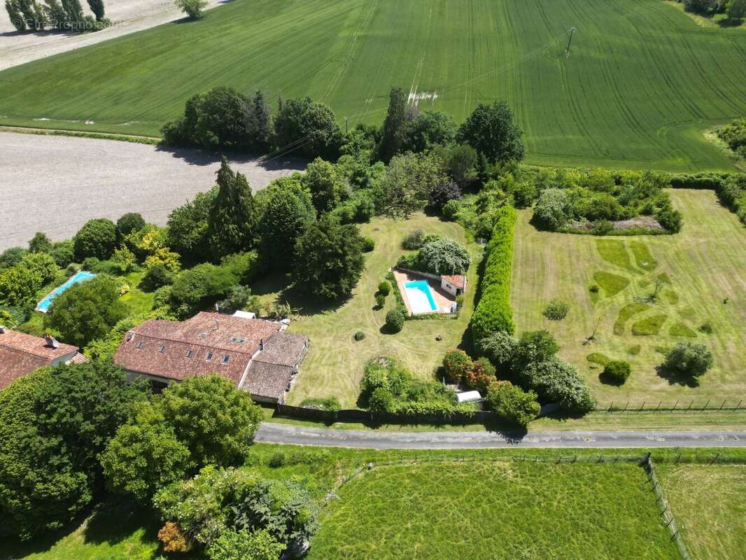 Maison de 3 chambres avec grand jardin et piscine - photo 15