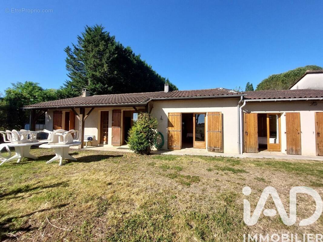 Photo 1 - Maison à MONTAZEAU