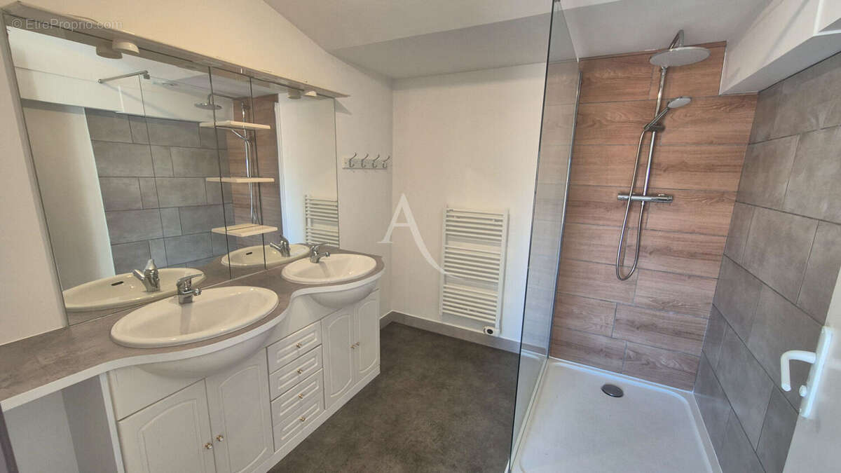 Maison en pierre rénovée de 137m2 - photo 11