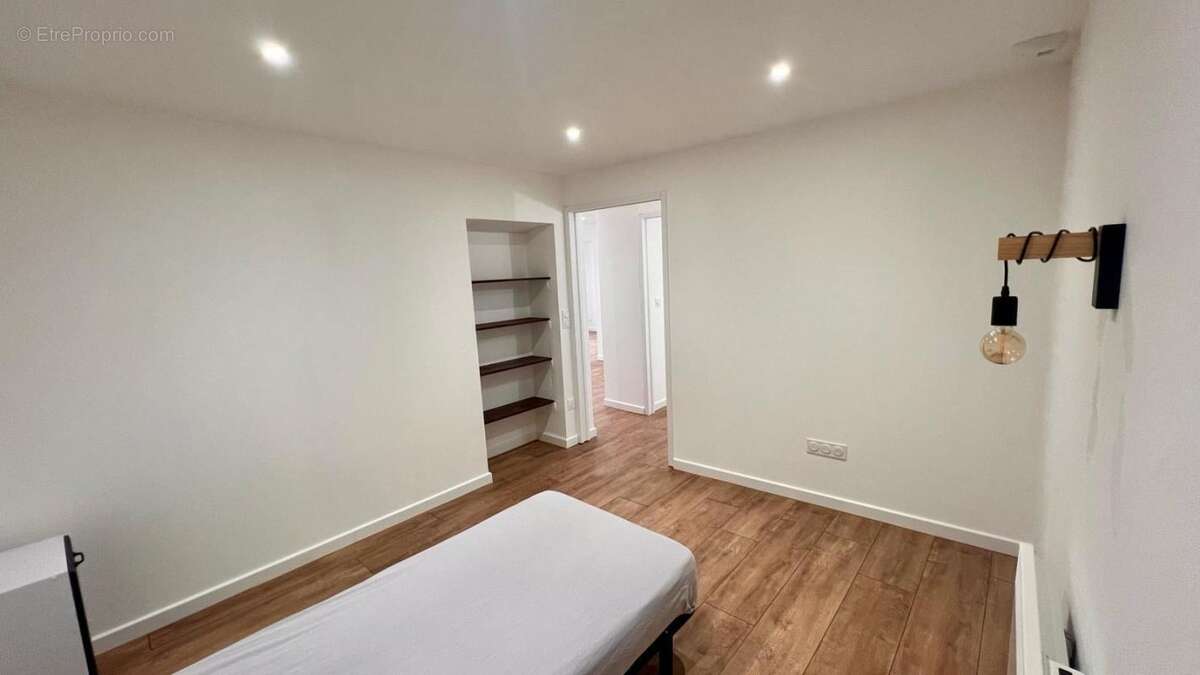 Appartement à ESPINASSES