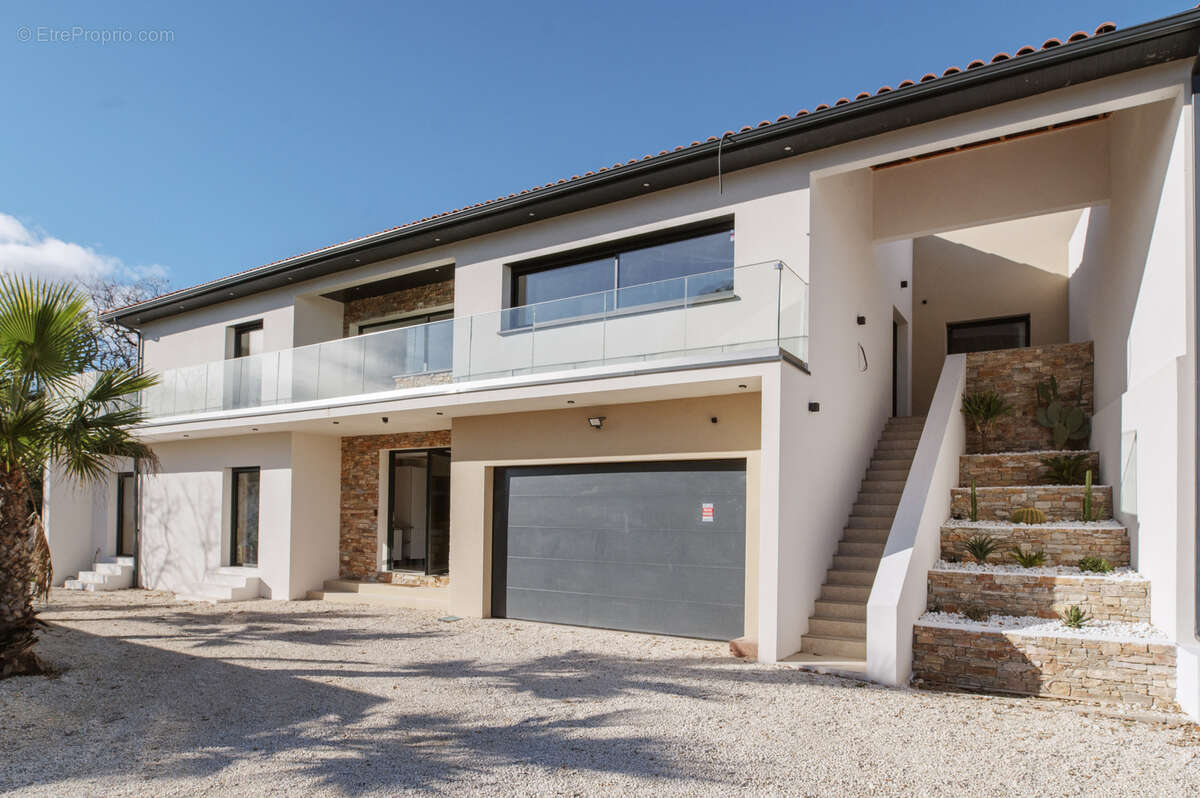 Maison à VILLEVIEILLE