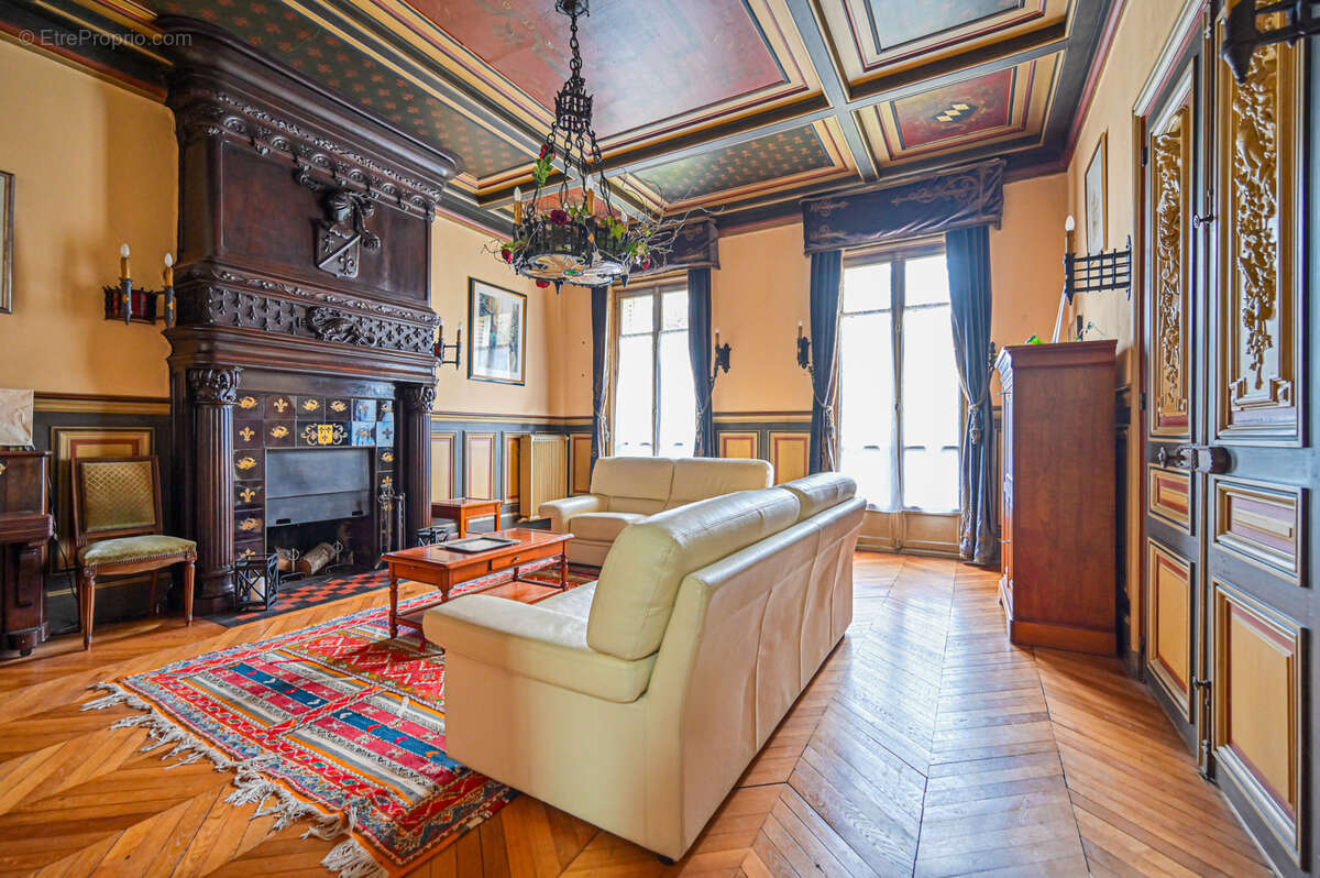 Maison à SAINT-MAUR-DES-FOSSES