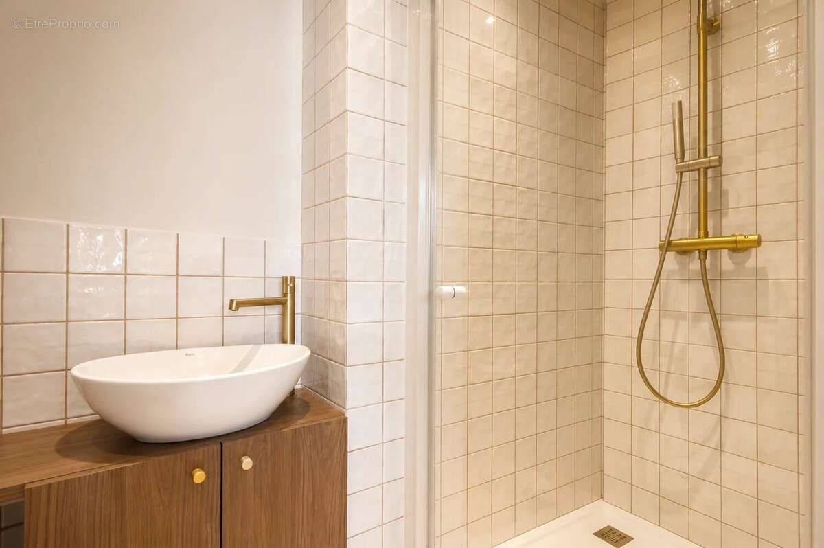 NICE "LE PORT" -  3P 77m² + 8m² Terrasse  Vue MER  Parking + Cave - photo 14