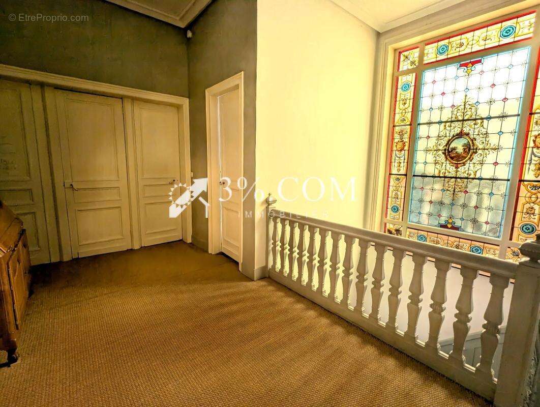 Maison bourgeoise de 265 m2 - 6 chambres - Cuisine équipée - - photo 11