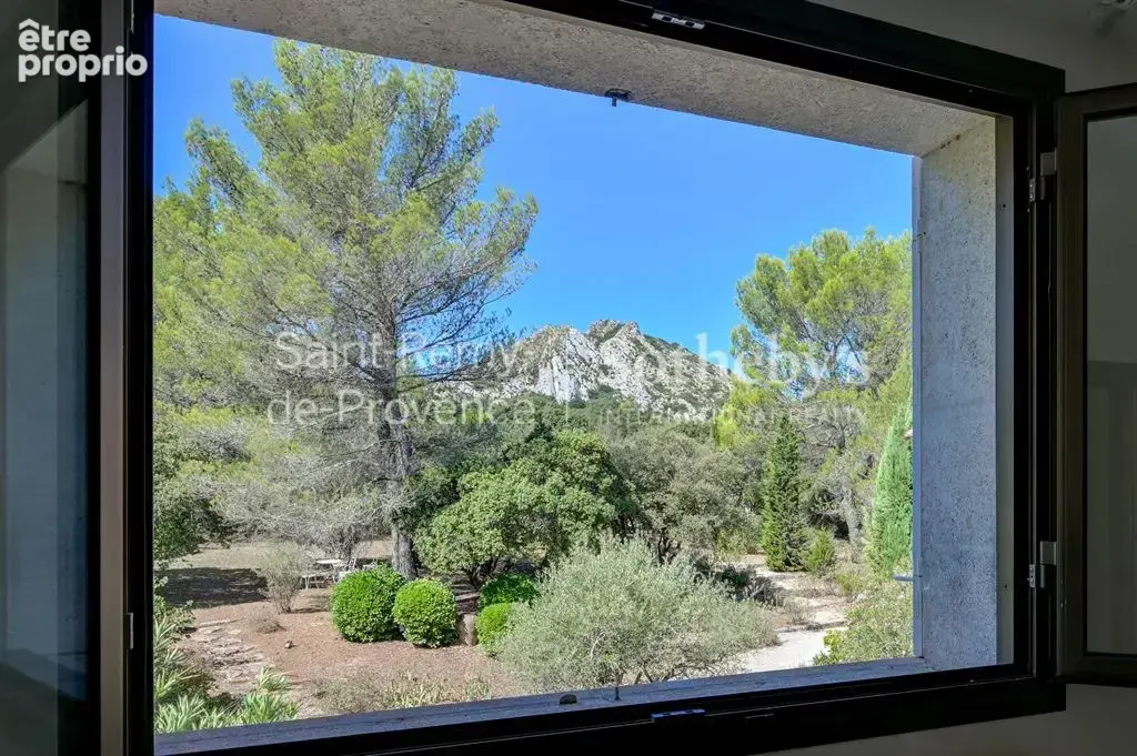 Une maison d'architecte en pierre face aux Alpilles - photo 4