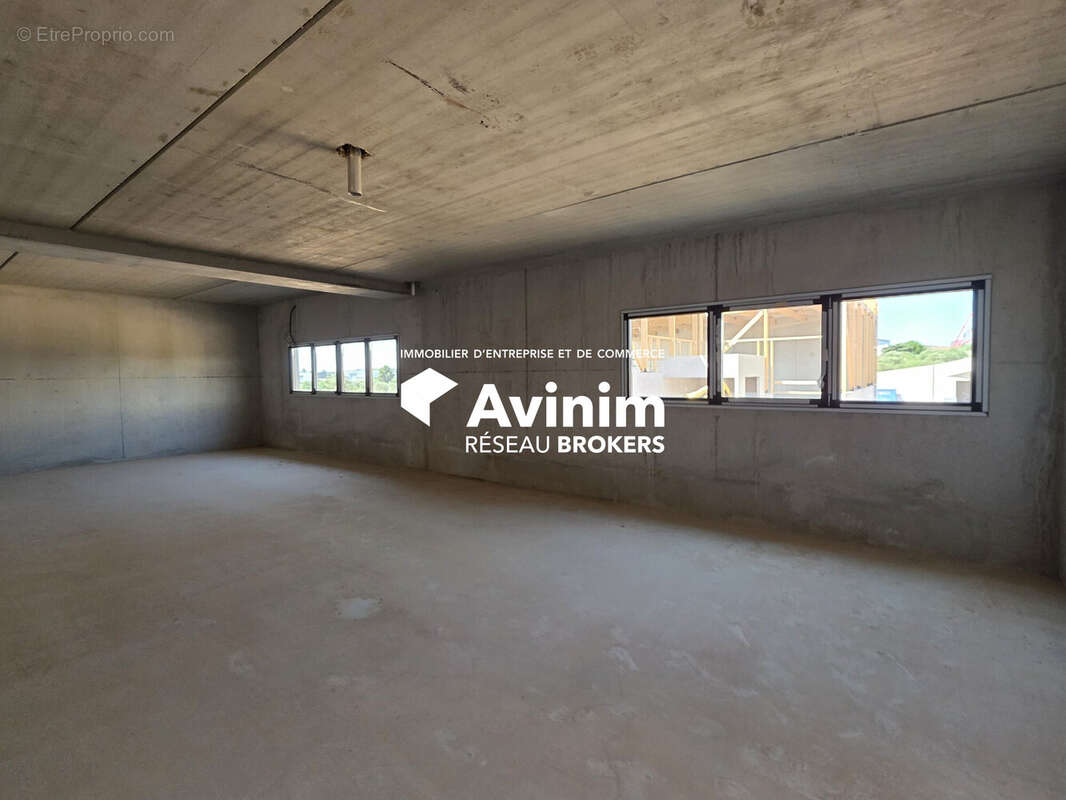 Commerce 246 m² à Montpellier  - photo 3