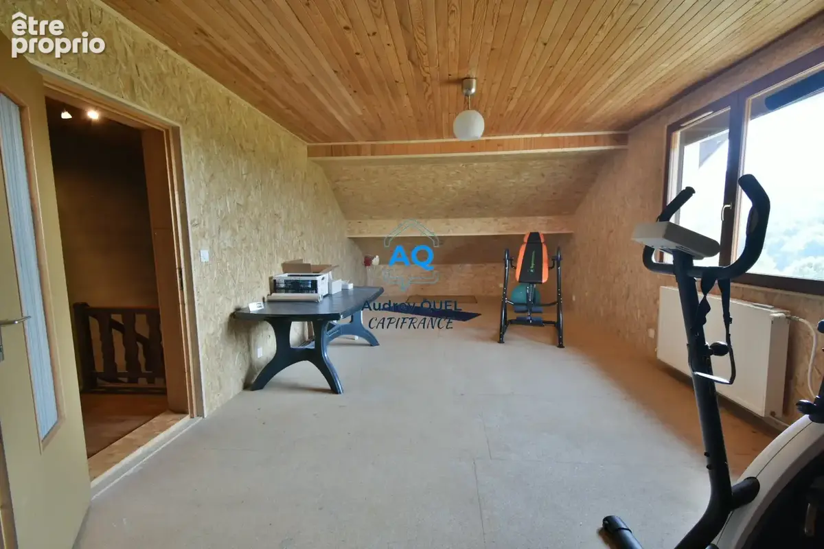 VALSERHÔNE (01) – Maison 6 pièces 142 m² – Vue montagne – 570 m² de terrain – Sous-sol complet - photo 14