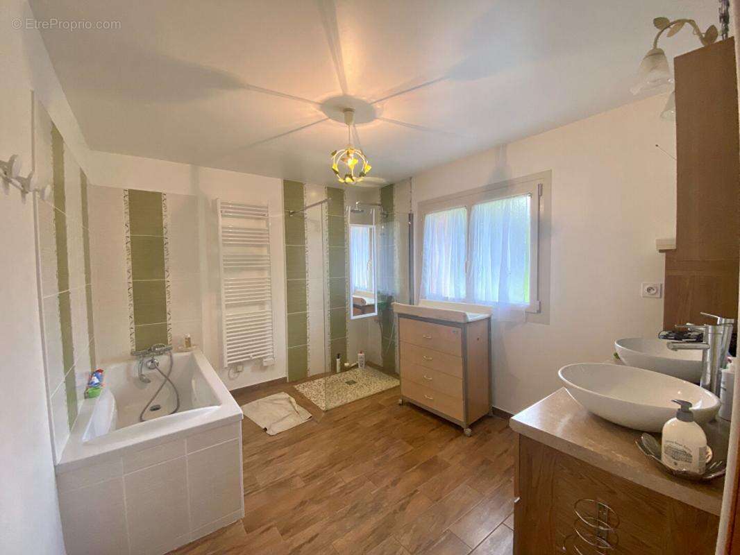 Maison à PONT-L&#039;EVEQUE