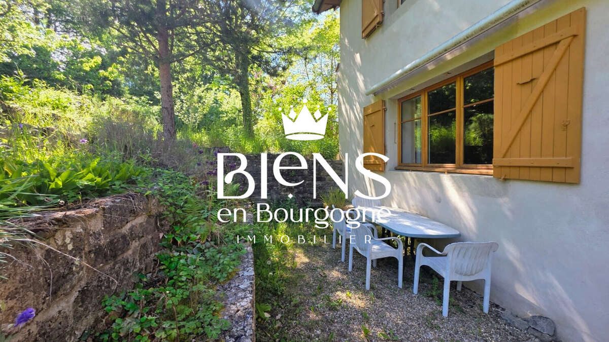Maison à LA ROCHEPOT