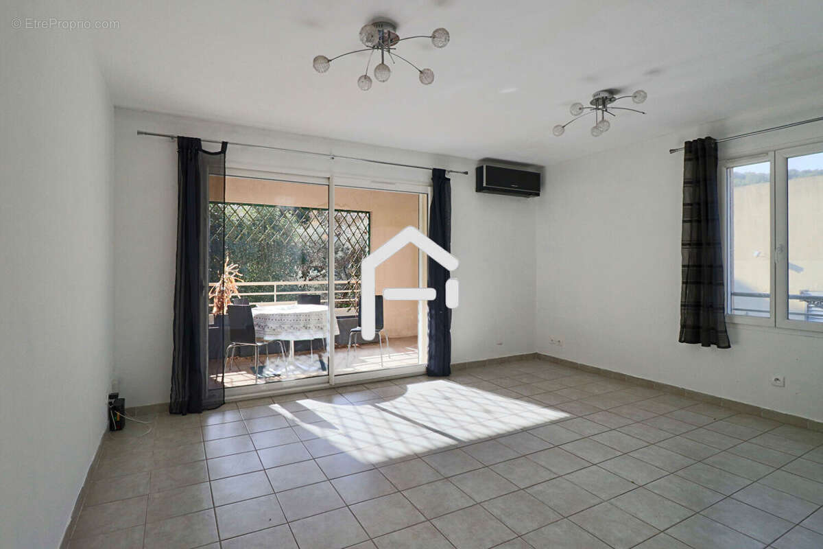 Appartement à SAINT-CHAMAS