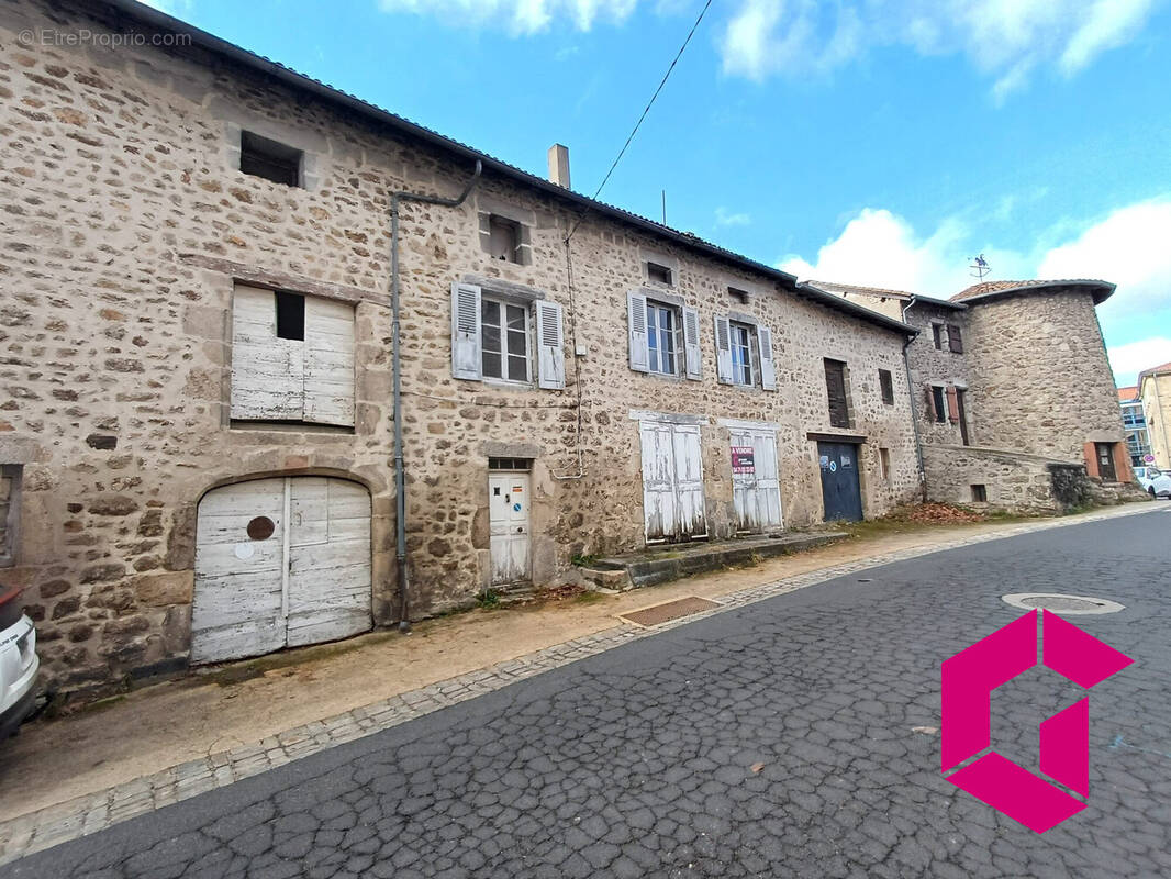 Maison à CRAPONNE-SUR-ARZON